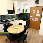 Little Americas Ring Apartment