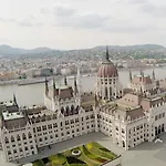 Little Americas Ring Budapest