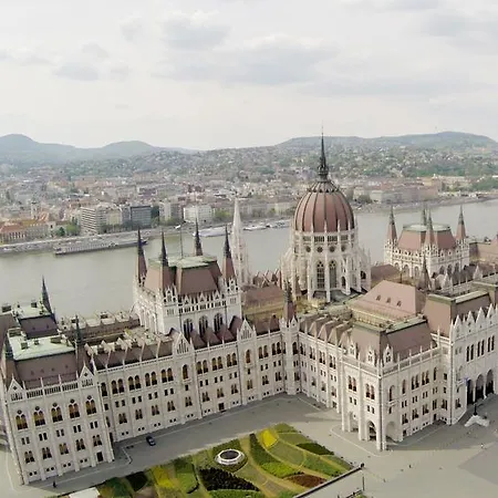 Little Americas Ring Budapest